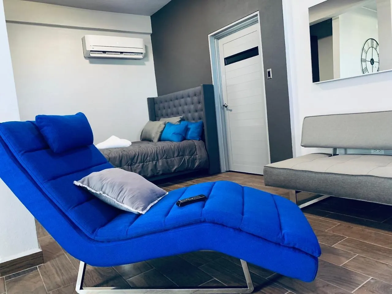 Modern Suite #2 Pasavento Aguadilla