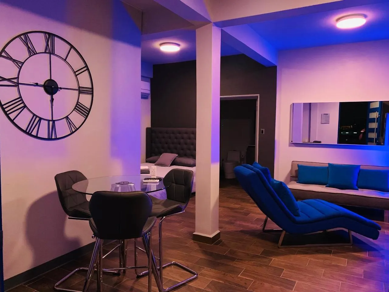 Modern Suite #2 Pasavento Aguadilla